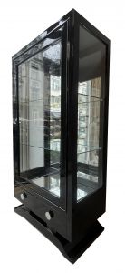 Schwarze-Vitrine-Art-Deco