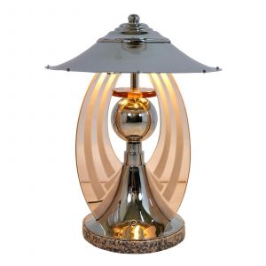 Rosalinglas wurde in Ellipsenform bei dieser Art Deco Tischlampe kunstvoll eingesetzt.