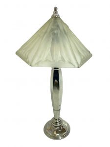 Signierte Tischlampe von Deguée, Frankreich um 1925. Hoher kannelierter Schaft.