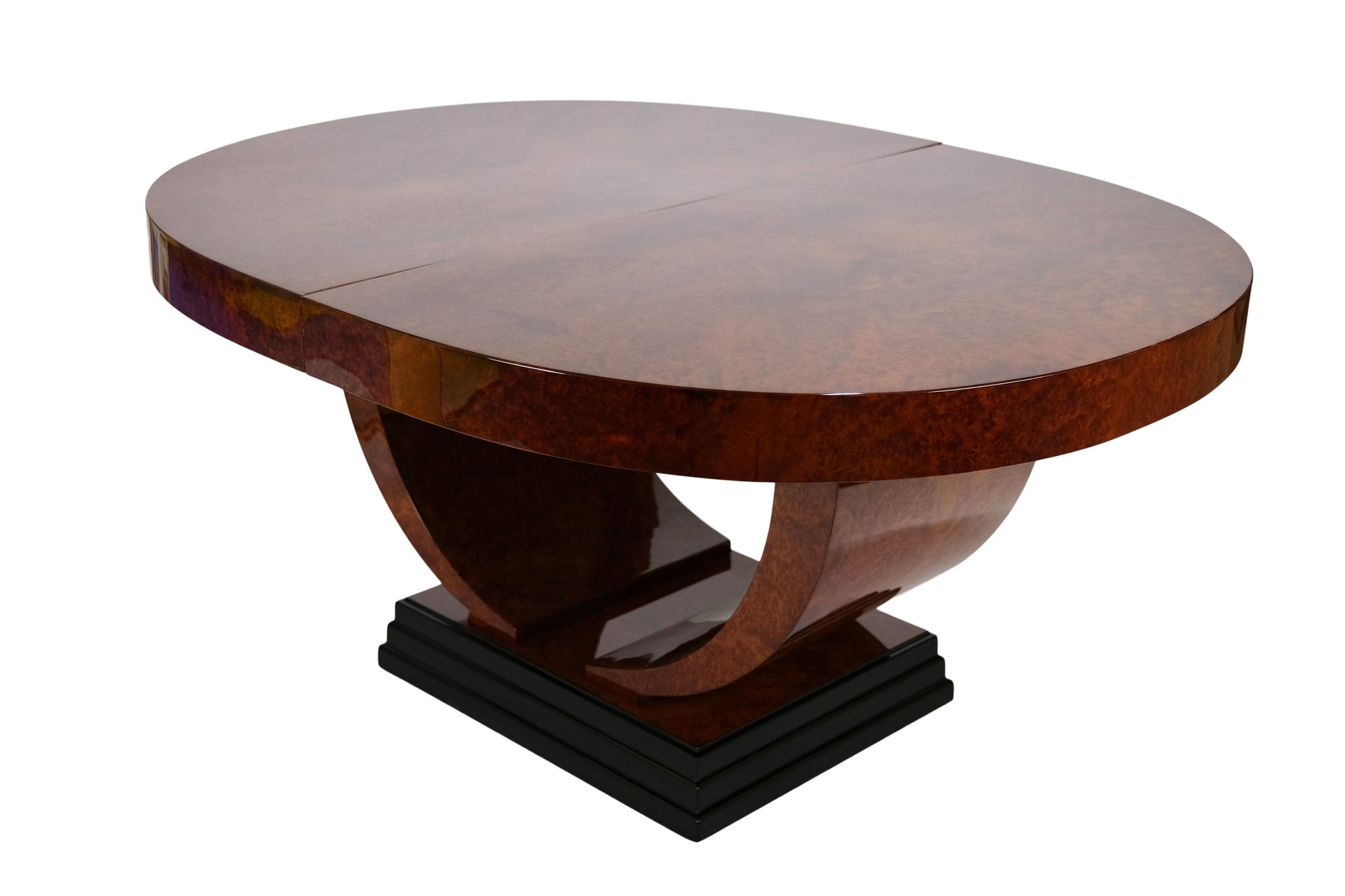 Art Deco
dining table