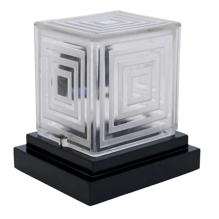 Cubist table clock sidewise
