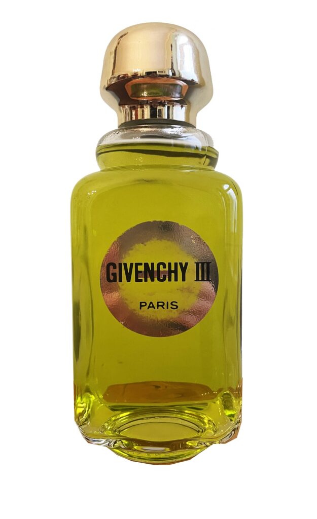 2 Facticen Große Parfum Flacons Gefüllt mit gefärbtem Wasser.Ca.1950.