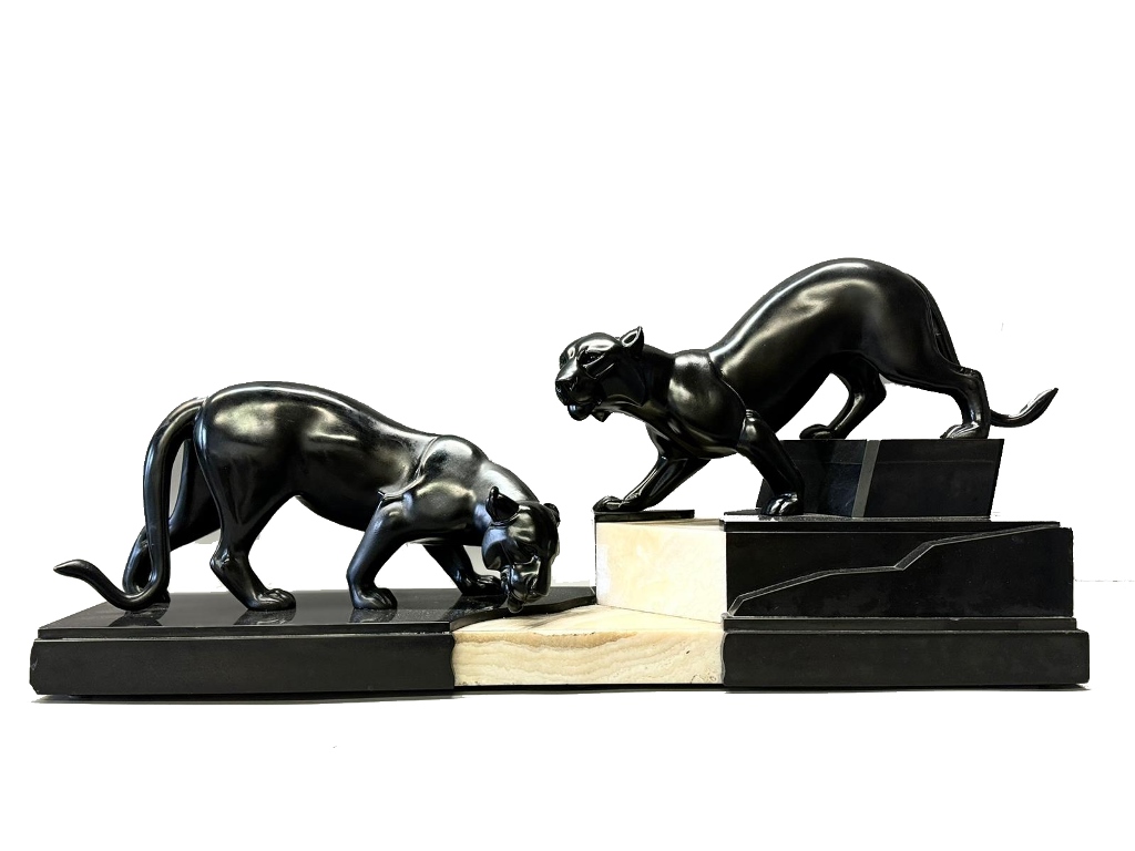 Two Panthers in two-tone marble