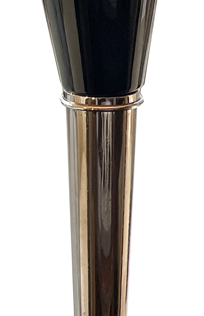 Art Déco Tischlampe Frankreich um 1940. Schwarze Art Déco Tischlampe. Pilzförmiger schwarzgelackter Metallschirm