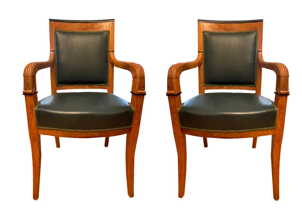 Pair of identical Biedermeier armchairs
Southwest Germany around 1820.