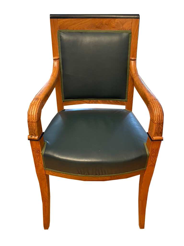 Pair of identical Biedermeier armchairs
Southwest Germany around 1820.