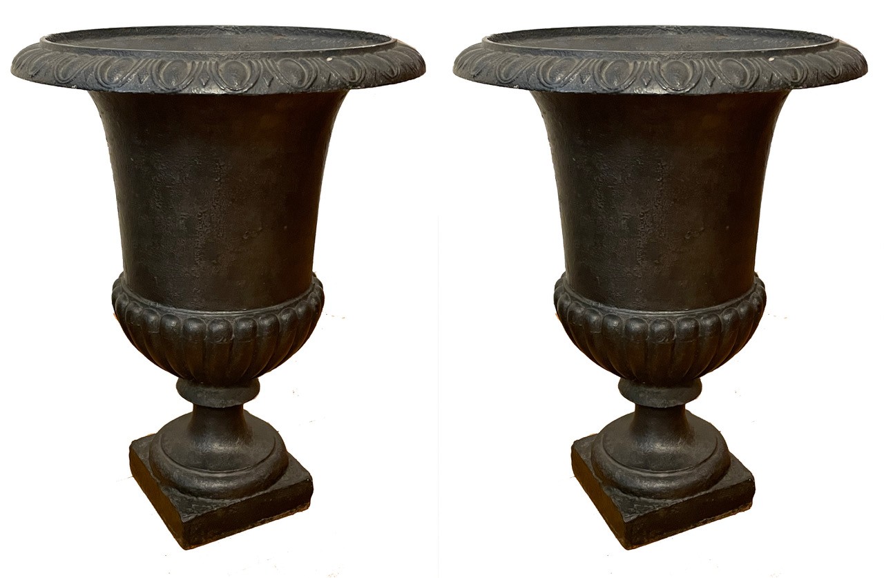 Urn-shaped cast iron