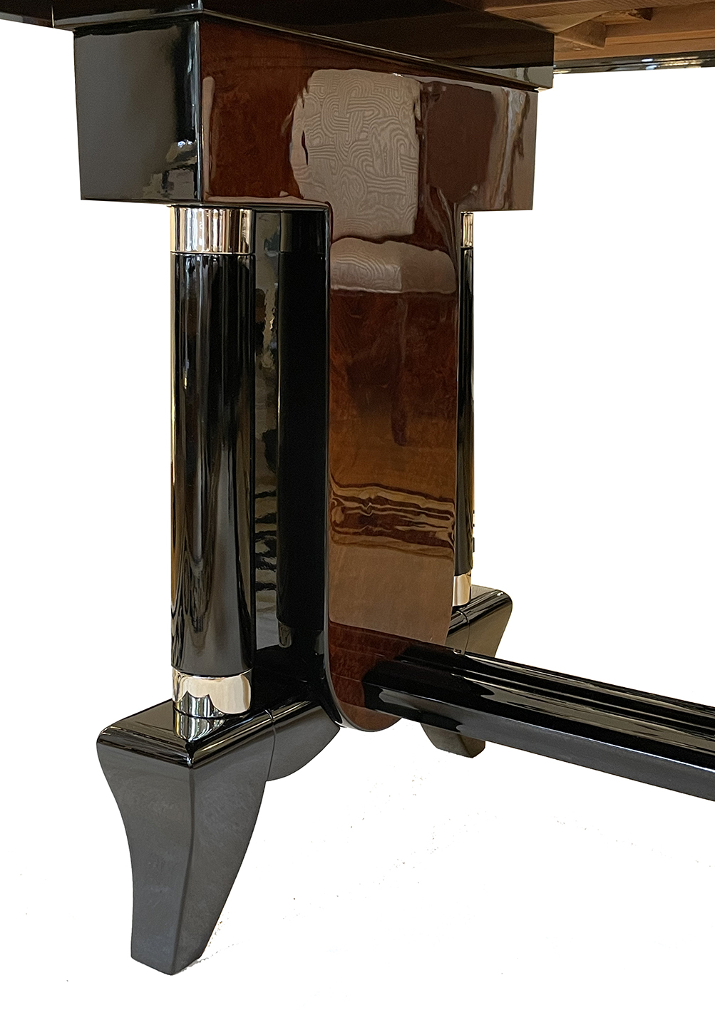 lyre-shaped base in Amboyna wood
