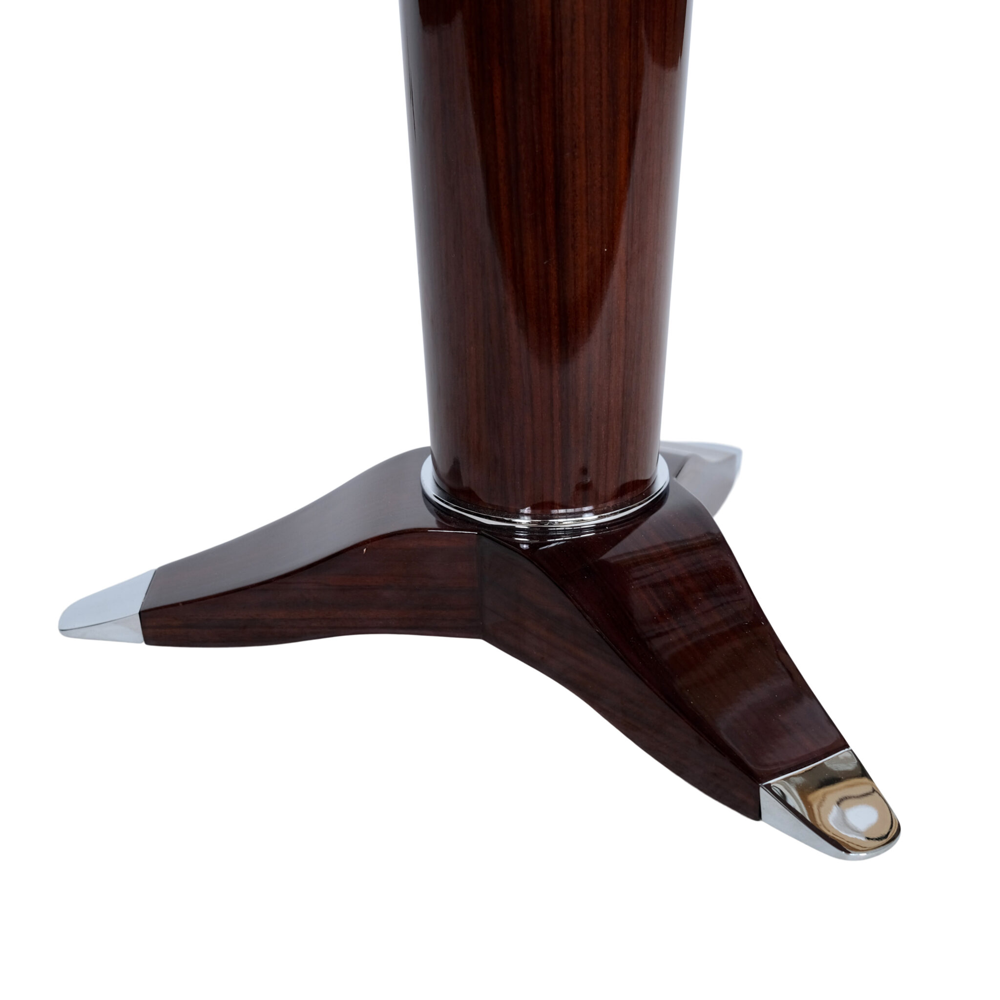 <strong>Beistelltisch im <a href="https://de.wikipedia.org/wiki/Art_d%C3%A9co">Art Déco</a> Stil</strong>