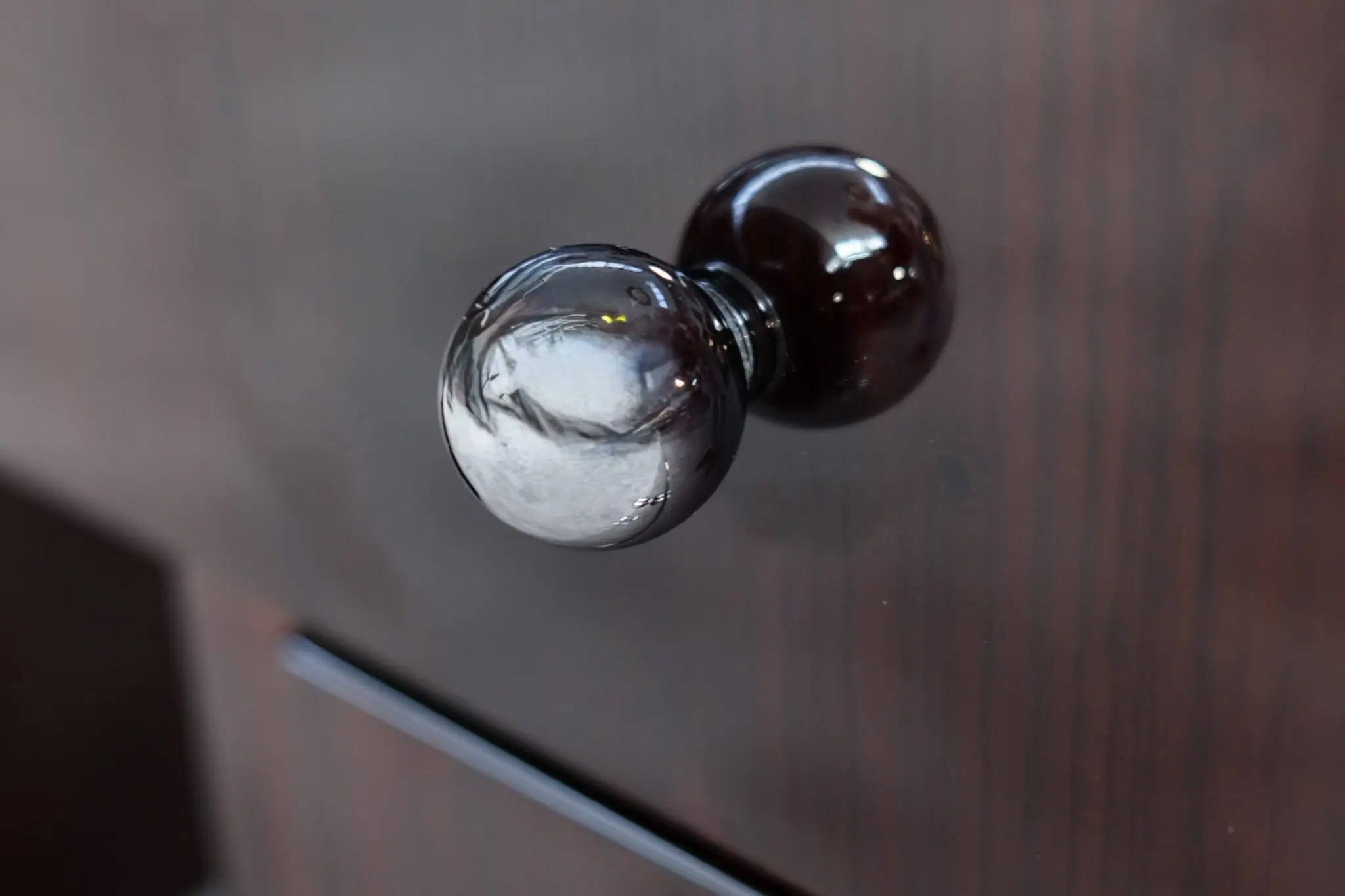 <strong>Zierlicher Art Déco Schreibtisch</strong>