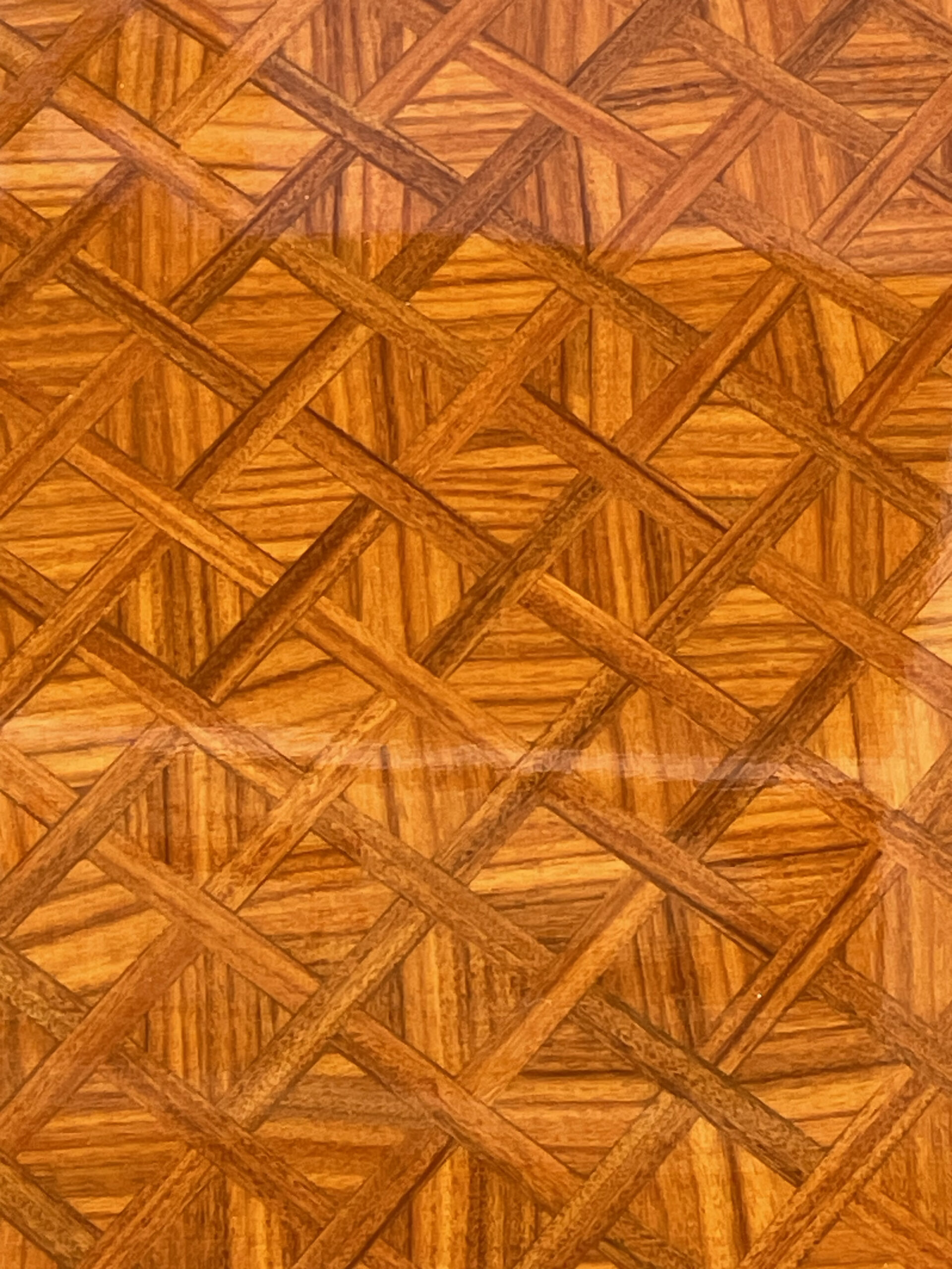 Paar runde Art Deco Couchtische in Satinwood und Palisander mit reicher Marketerie,ca.1950.