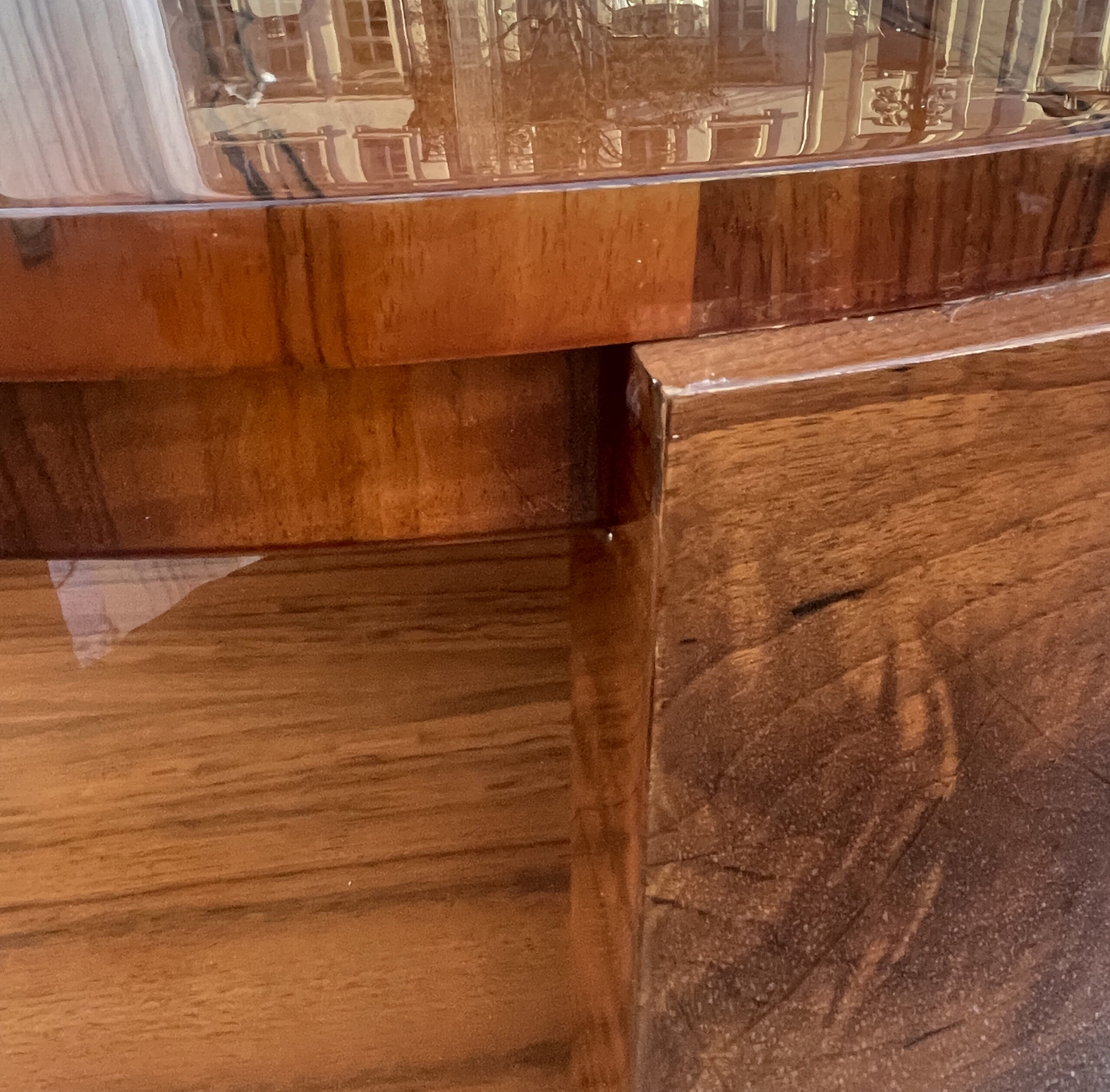 Großer runder Art Déco Couchtisch