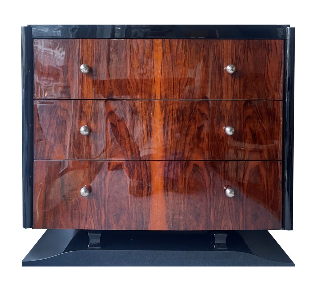 Art Deco Kommode in Nussbaum mit Schwarzlack kombiniert, Frankreich um 1925