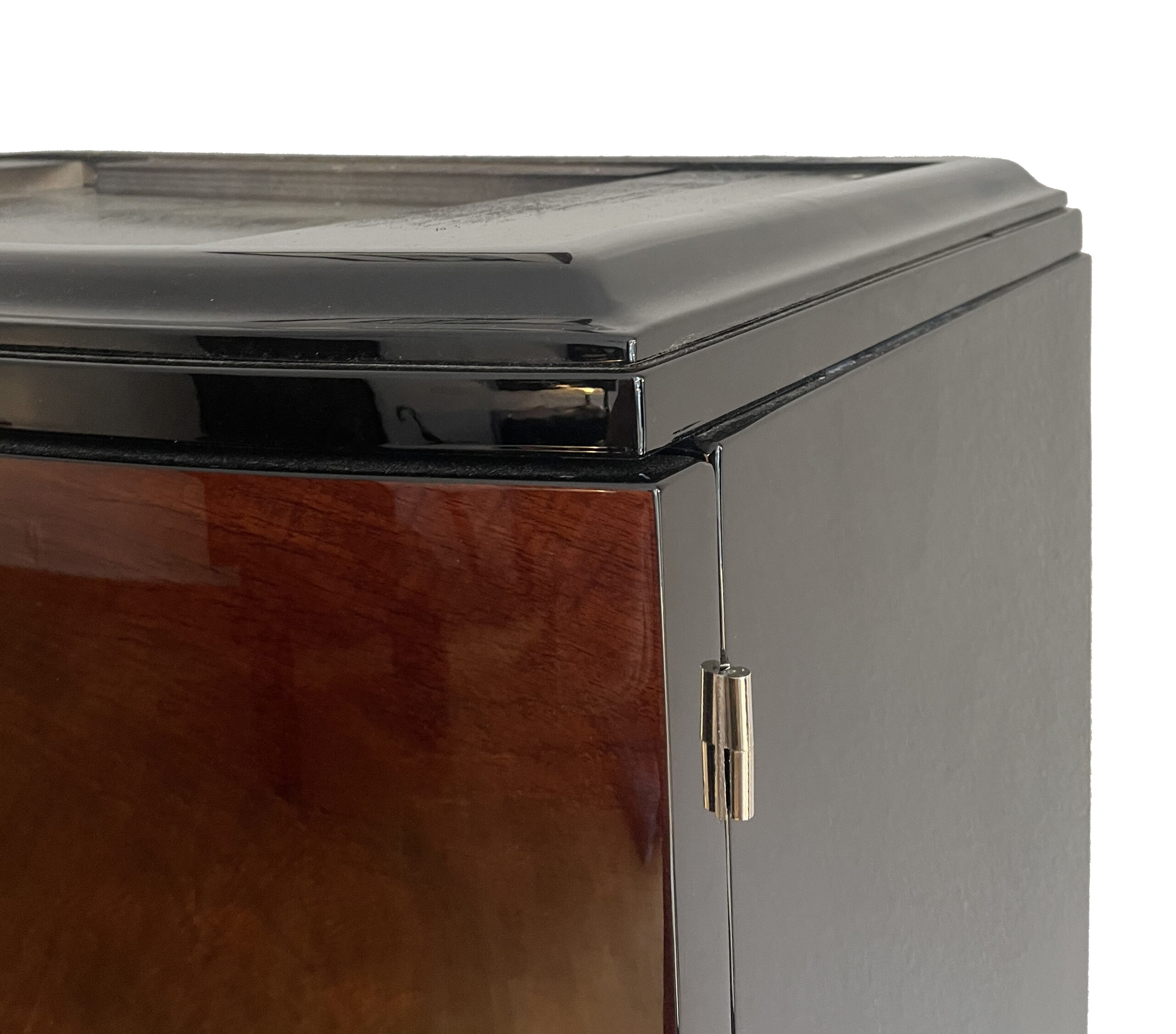 Zierlicher Art Déco Barschrank