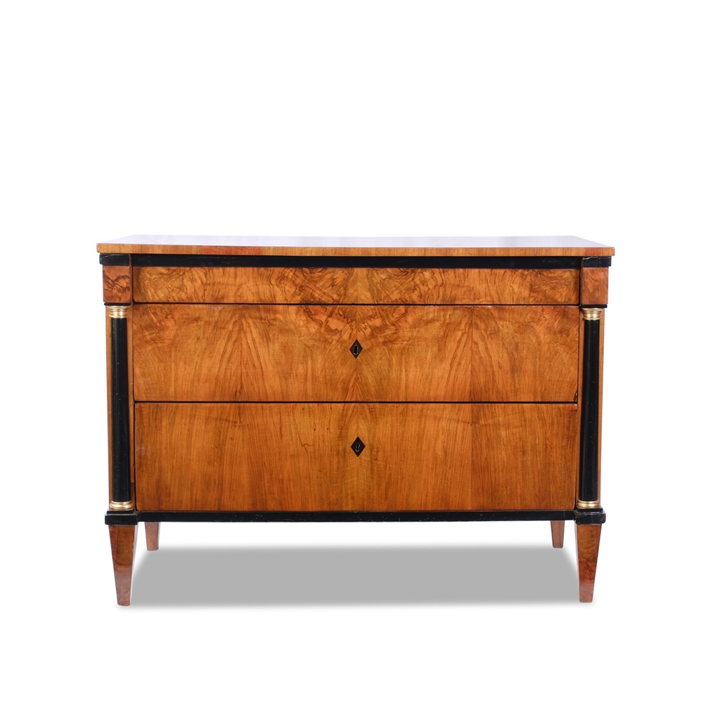 Biedermeier walnut chest of drawers