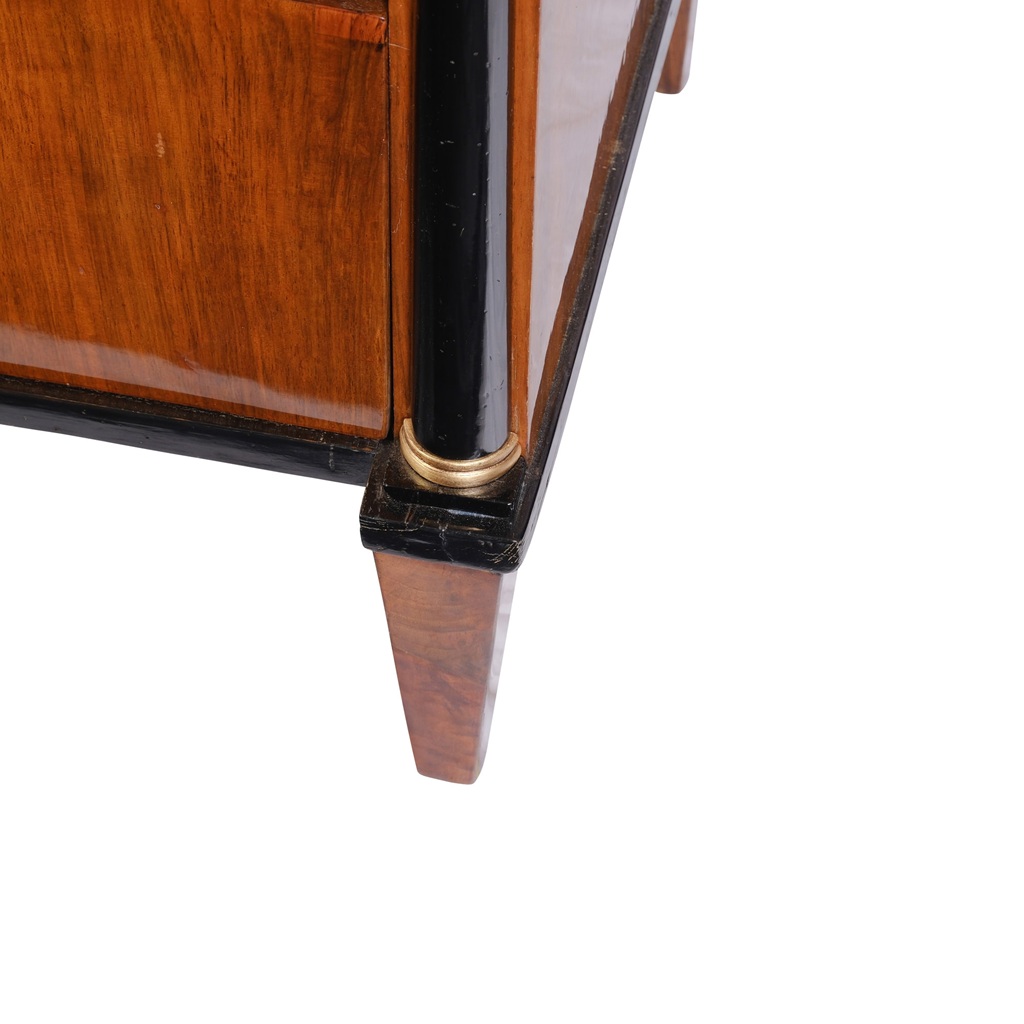 Biedermeier walnut chest of drawers