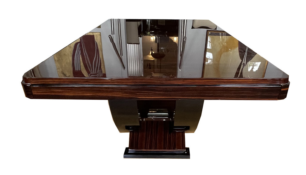 Art Deco dining table in Makassar ebony, accented with black lacquer and chrome – extendable – gondola-style base, France, circa 1930. Two black-finished leaves fit into the side extensions, adding 50 cm of length to each side—resulting in a total length of 280 cm.