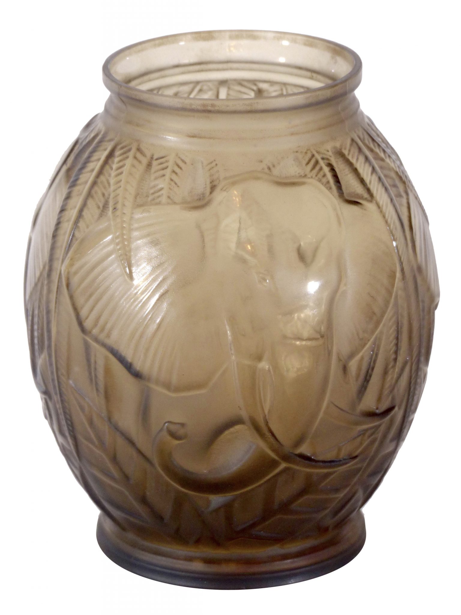 Front view of the Pierre d’Avesn vase showing the elephant relief and rounded body
